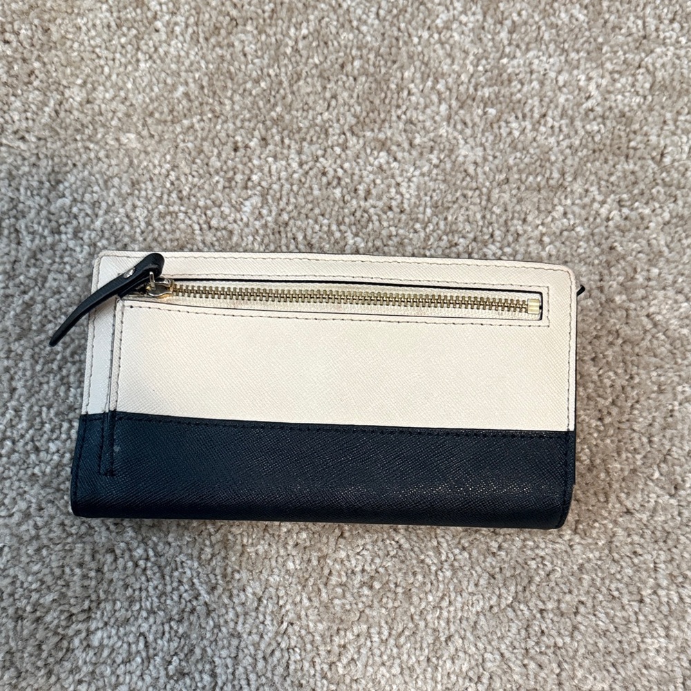 Kate Spade Two-Tone Black and Cream Zip Wallet - Picture 3 of 3